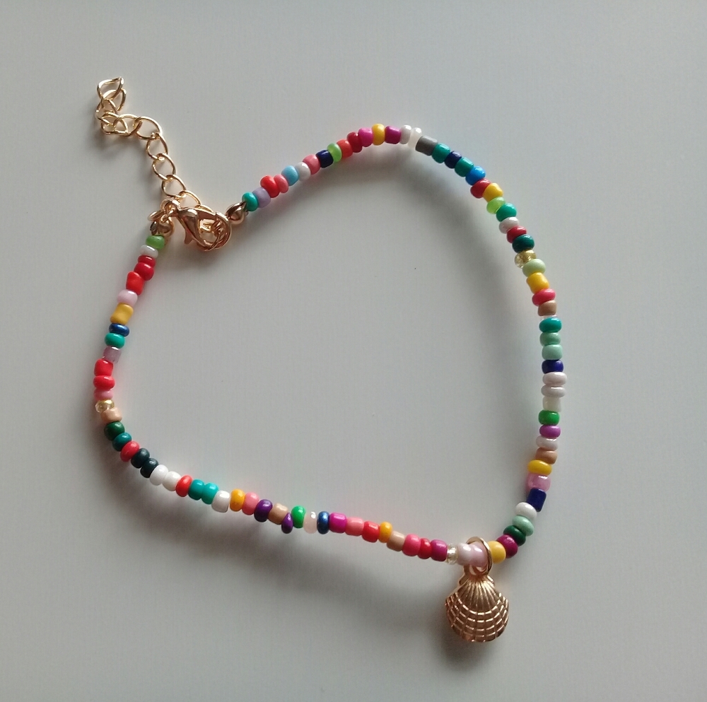 Beaded with tiny gold clam shell ankle bracelet